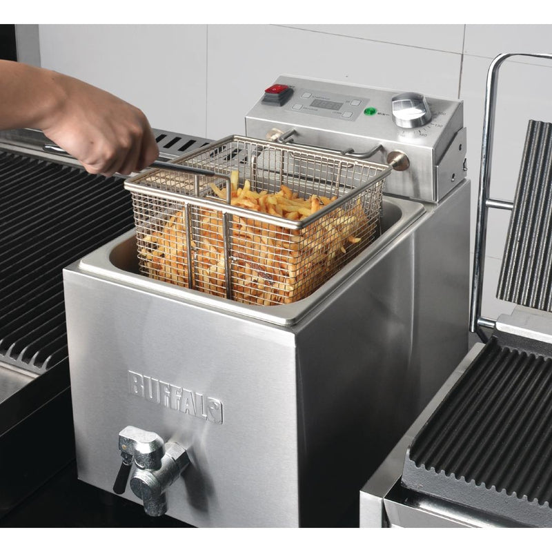 Buffalo Single Tank Single Basket 8Ltr Countertop Fryer with Timer 2.9kW