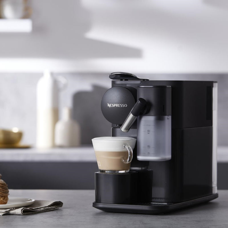 DeLonghi Nespresso Lattissima One Kaffeemaschine Schwarz