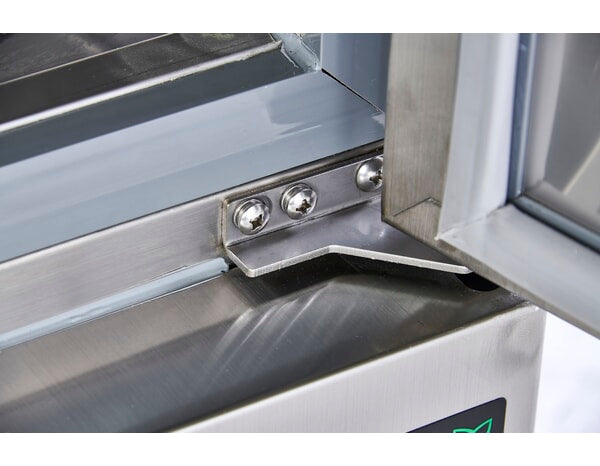 Sterling Pro Cobus 5-Gitter-Schnellkühler mit einer Tür